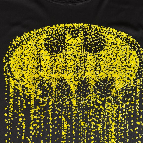 Batman Dripping Logo Shirt XL Black Yellow Raised Print DC Comics 2017 Polyester - Picture 6 of 12